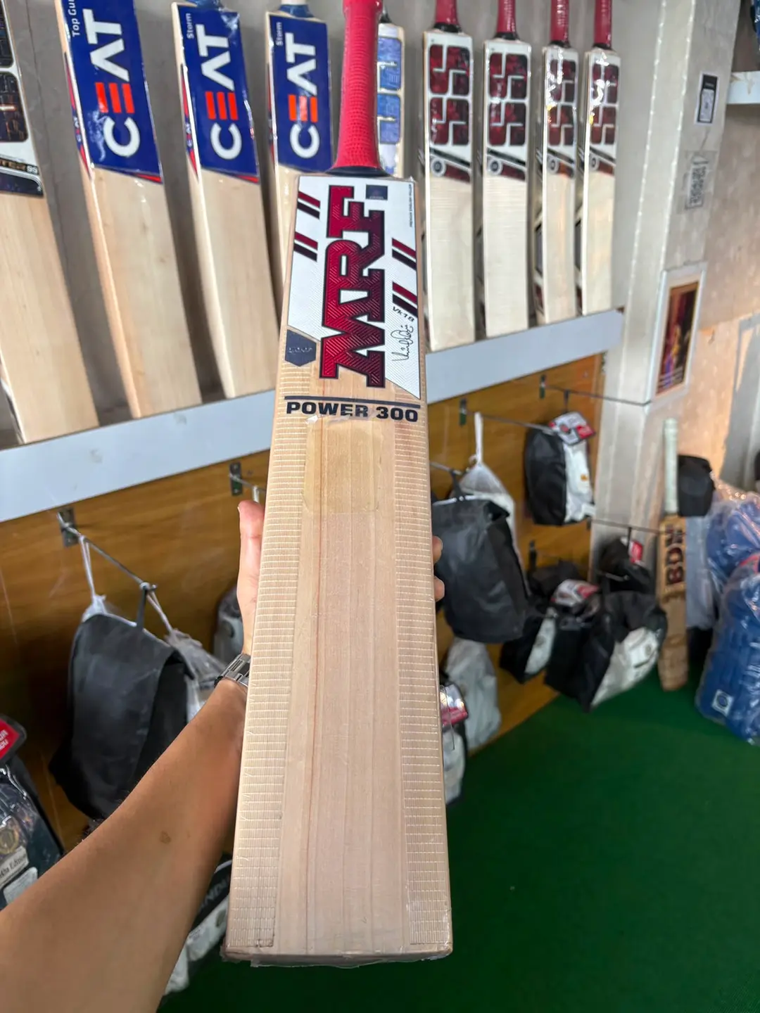 MRF POWER 100 ENGLISH WILLOW BAT